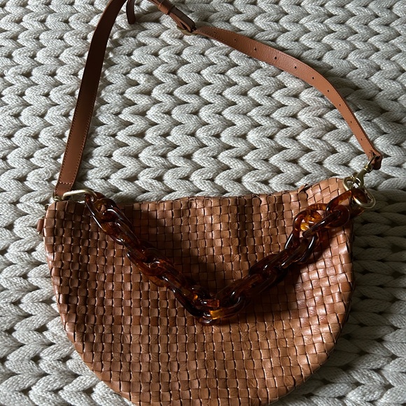 Clare V  grande Tan Woven Bag with Red Zipper with tortoise strap - Picture 3 of 9